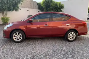 Autos seminuevos, Nissan Versa 2019