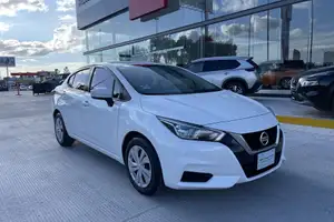 Autos seminuevos, Nissan Versa 2020