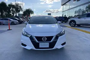 Autos seminuevos, Nissan Versa 2020