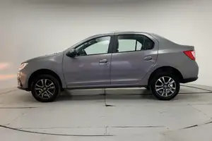 Autos seminuevos, Renault Logan 2023