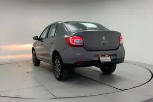 Autos seminuevos, Renault Logan 2023