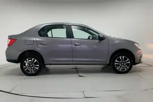 Autos seminuevos, Renault Logan 2023
