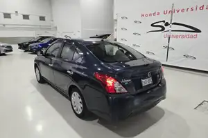 Autos seminuevos, Nissan Versa 2016