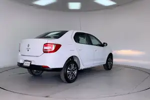 Autos seminuevos, Renault Logan 2023