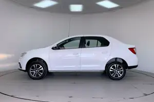 Autos seminuevos, Renault Logan 2023