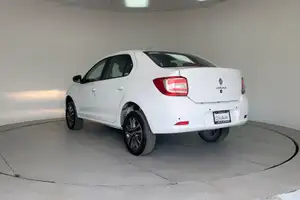 Autos seminuevos, Renault Logan 2023