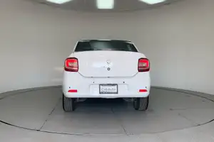 Autos seminuevos, Renault Logan 2023
