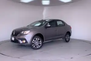 Autos seminuevos, Renault Logan 2023