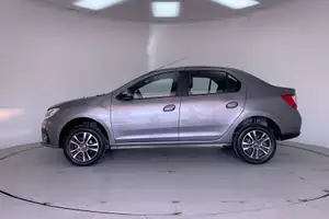 Autos seminuevos, Renault Logan 2023