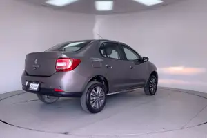 Autos seminuevos, Renault Logan 2023