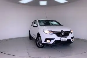 Autos seminuevos, Renault Logan 2023