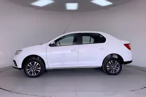 Autos seminuevos, Renault Logan 2023