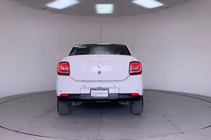 Autos seminuevos, Renault Logan 2023