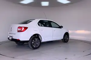 Autos seminuevos, Renault Logan 2023