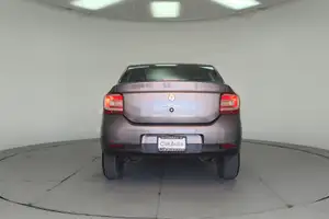 Autos seminuevos, Renault Logan 2023