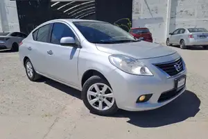 Autos seminuevos, Nissan Versa 2014