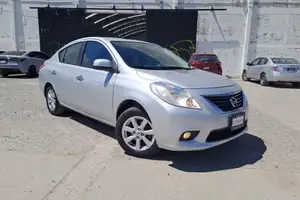 Autos seminuevos, Nissan Versa 2014