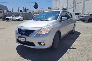 Autos seminuevos, Nissan Versa 2014