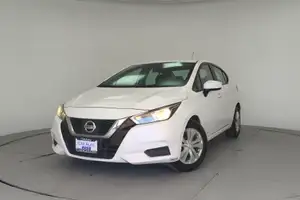 Autos seminuevos, Nissan Versa 2020