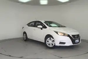 Autos seminuevos, Nissan Versa 2020