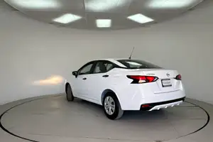 Autos seminuevos, Nissan Versa 2024