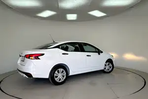Autos seminuevos, Nissan Versa 2024