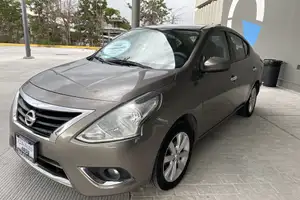 Autos seminuevos, Nissan Versa 2017