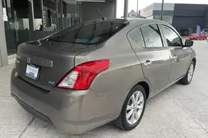 Autos seminuevos, Nissan Versa 2017