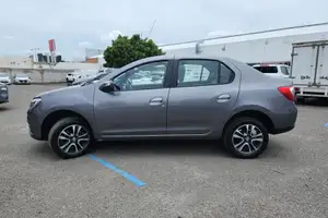Autos seminuevos, Renault Logan 2023