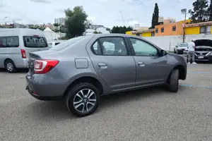 Autos seminuevos, Renault Logan 2023