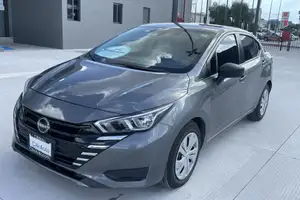 Autos seminuevos, Nissan Versa 2023