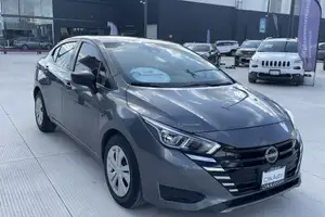 Autos seminuevos, Nissan Versa 2023