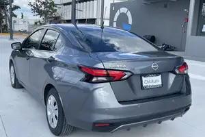 Autos seminuevos, Nissan Versa 2023