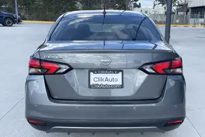 Autos seminuevos, Nissan Versa 2023