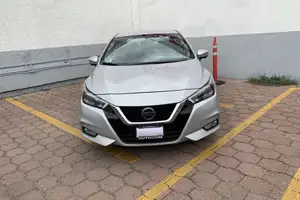Autos seminuevos, Nissan Versa 2020