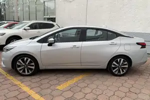 Autos seminuevos, Nissan Versa 2020