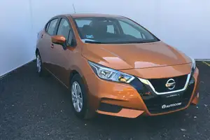 Autos seminuevos, Nissan Versa 2020