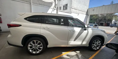Toyota Highlander 2021