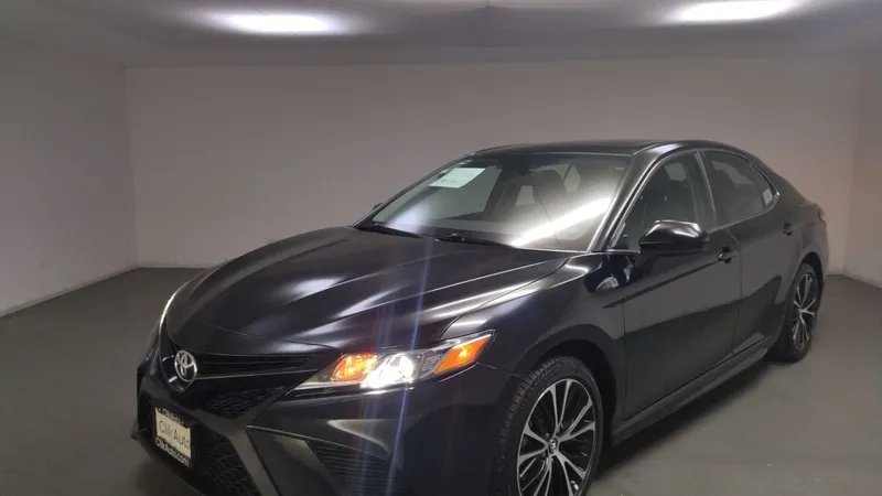 Toyota Camry 2019