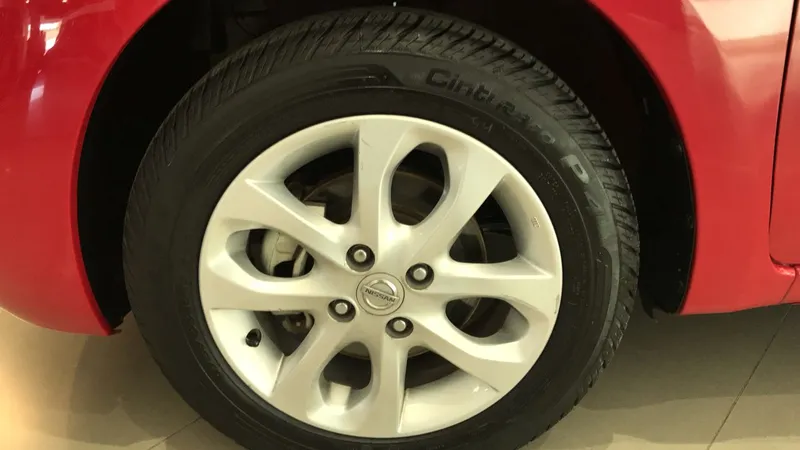 Nissan March 2018