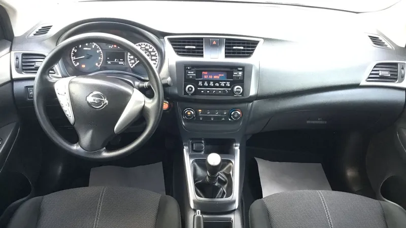 Nissan Sentra 2018
