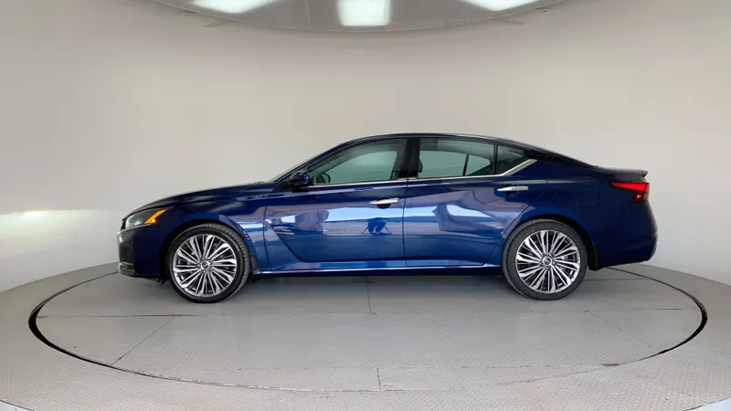 Nissan Altima 2024