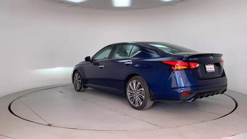 Nissan Altima 2024