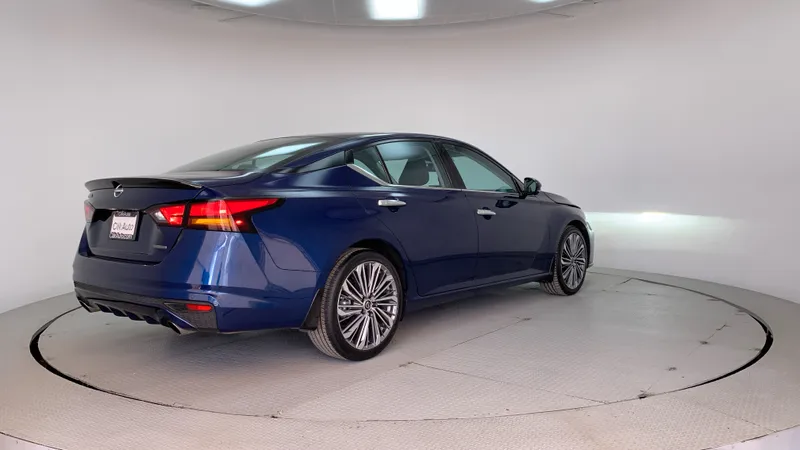 Nissan Altima 2024