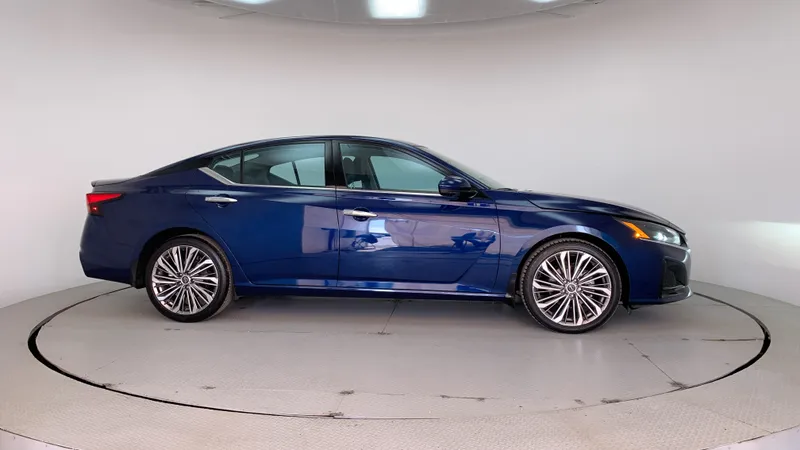 Nissan Altima 2024