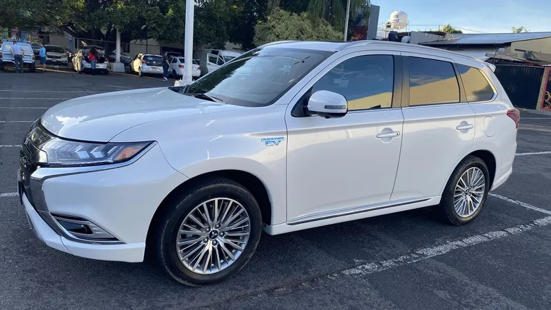 Mitsubishi Outlander 2022