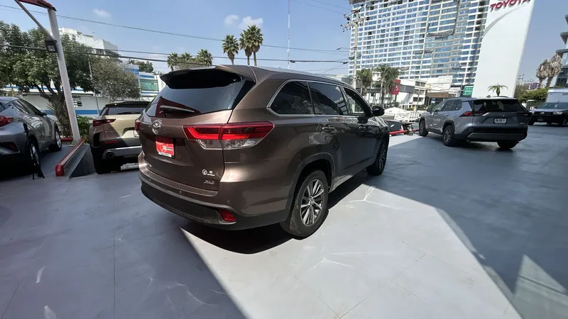 Toyota Highlander 2018