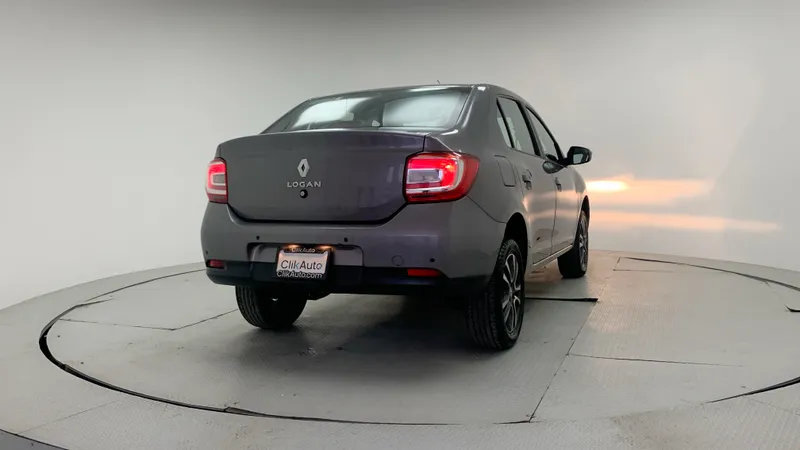 Renault Logan 2023