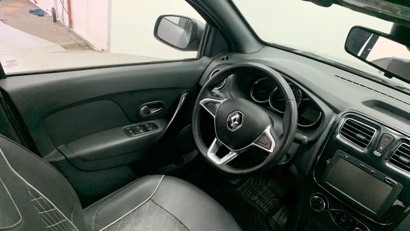 Renault Logan 2023