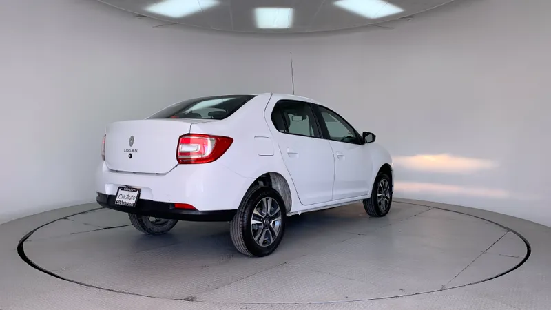 Renault Logan 2023